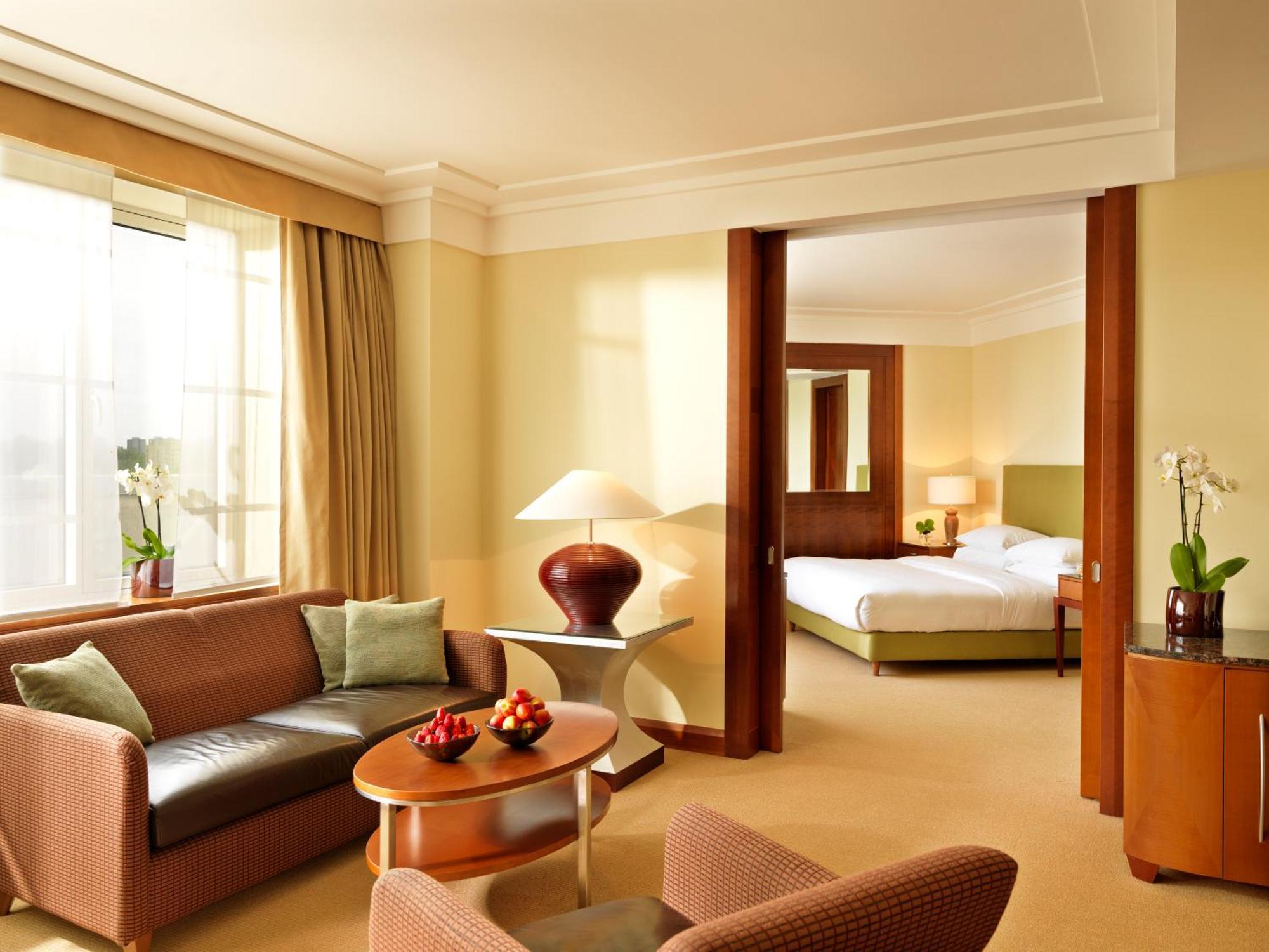 Executive Suite,1276881211:JPEG